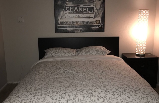 Loving condo between DFW and Love field airports