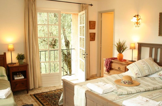 Lower Garden Apartment with *Large Heated Pool*