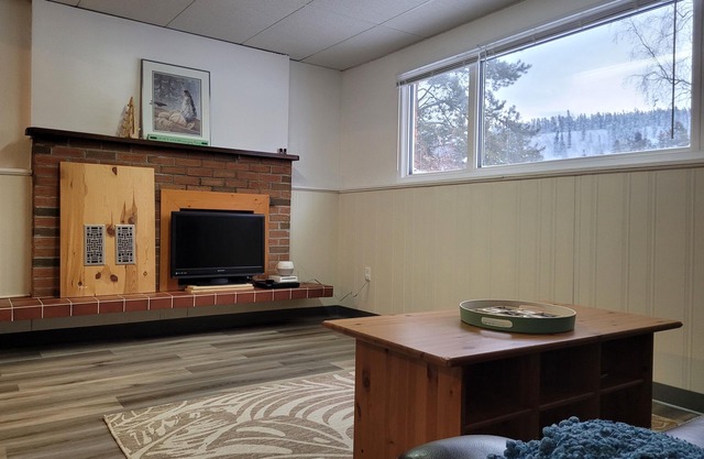 Lower Level Suite