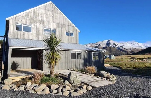Lower Lodge (12 Bed) Pudding Hill