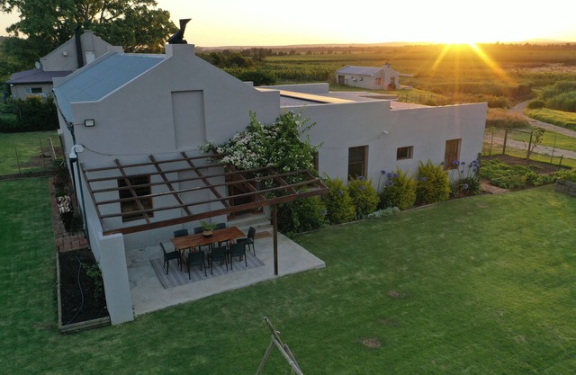 Lowergroen Guestfarm, Working Farm