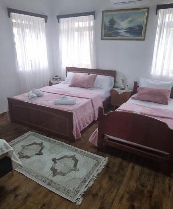 LOYKAS ROOMS