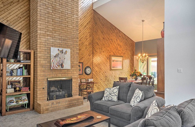 Lubbock Townhome w/Grill Near TTU & Downtown!