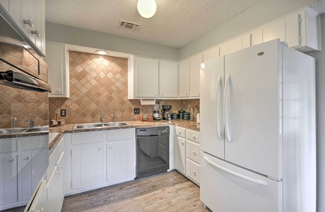 Lubbock Townhome w/Grill Near TTU & Downtown!