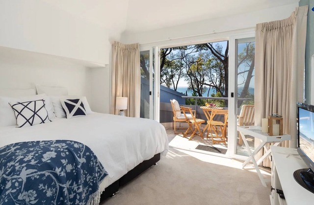 Lucy's at the Bay – Stay 3, Pay 2!