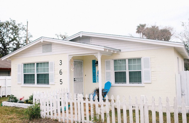 "LUCY'S DREAM" ADORABLE RENOVATED BUNGALOW MINUTES TO CANAL STREET Monthly rate!