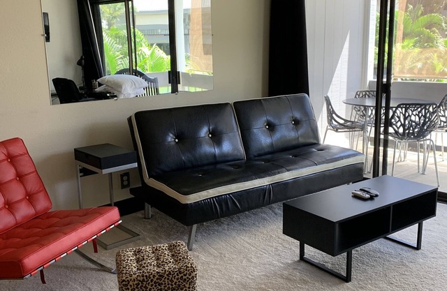 Lucy's Place nAir Conditioned Studio with Murphy bed