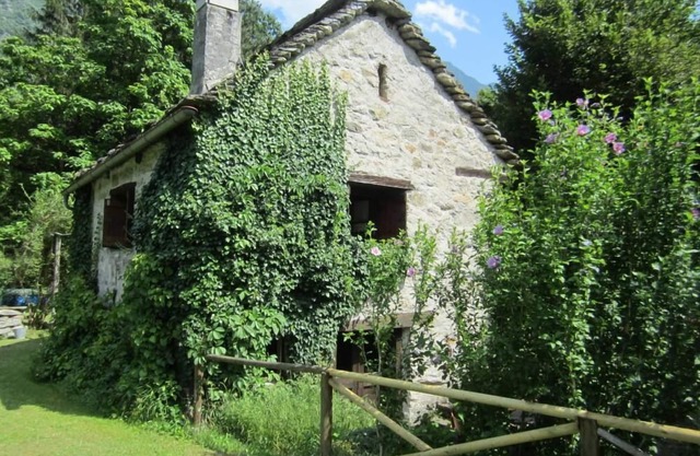 Ludiano: Old renovated farmhouse in Val di Blenio