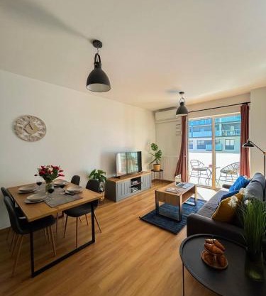 Lumina stylish 3-room apart near Atlas Arena