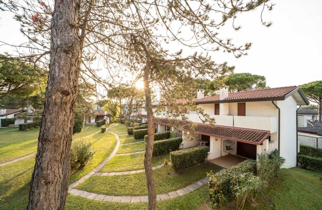 Luminous flat in a modern complex