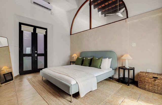 Luna Collect Apt. | Stylish escape in the city!