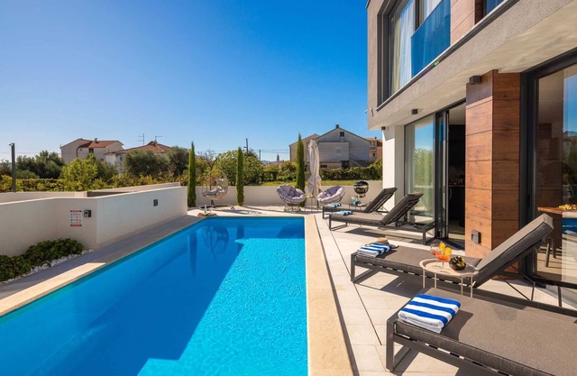 Lux Etera Villas Complex