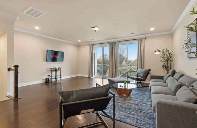 Luxe 3BR Townhousein Uptown Charlotte!