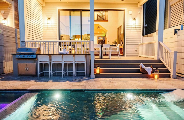 Luxe Modern Home | Heated Pool & Spa