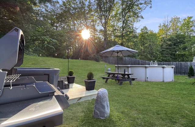 Luxe Mountain Getaway Fire Pit Arcade Hot Tub Pool