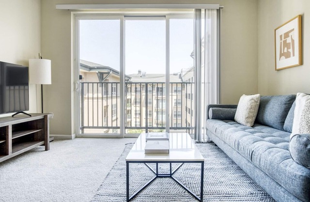 Luxe San Bruno 2BR w/Pool, Gym, W/D, near trains + shops, by Blueground