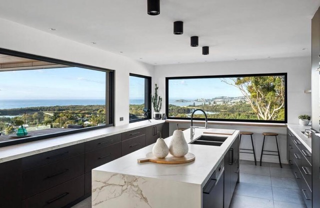 Luxe Terrigal beach Ocean View with Infinity pool