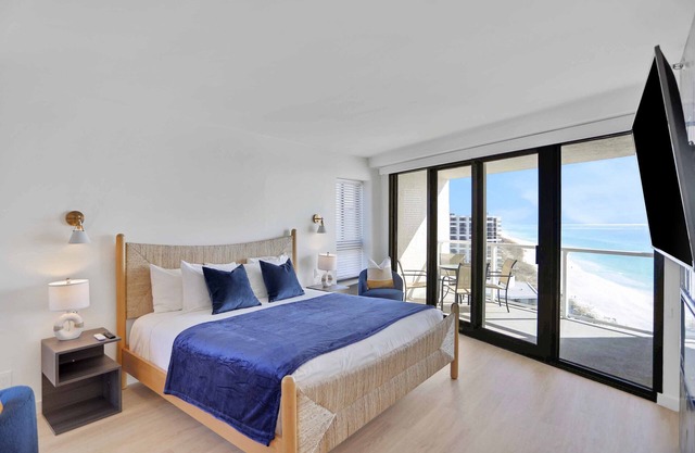 Luxurious 16th Floor oceanfront retreat with shared pool & resort amenities