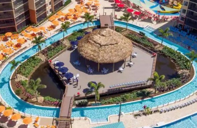 Luxurious 2 Bedroom Beautiful condo Orlando FL, Mins from Disney