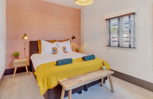 Luxurious 2 Bedroom Apartment at the Water