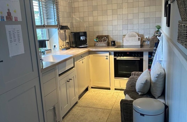 Luxurious 200sqm on 2 levels with 3 bedrooms, 3 bathrooms, garden and sauna