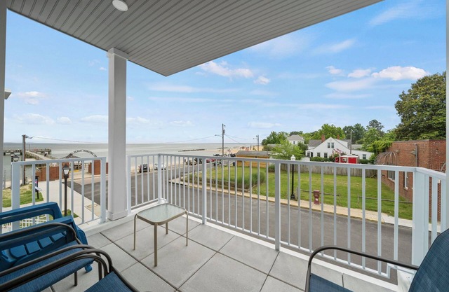 Luxurious 3 Bedroom Riverfront Condo with Private Deck