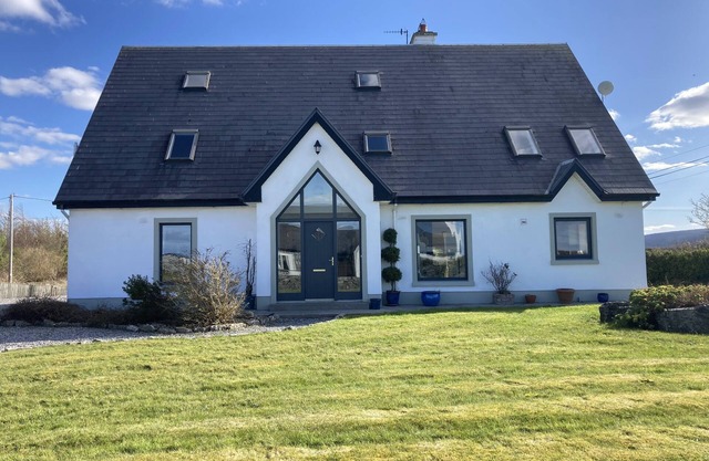 Luxurious 3250sq Ft Home Overlooking Galway Bay & the Burren with WiFi