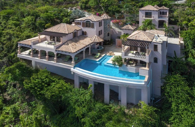 Luxurious 5-bedroom villa with spectacular views in Upper Peter Bay, St. John