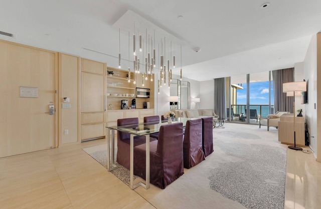 Luxurious 5 Star Resort Ocean View Suite/2 Balconies