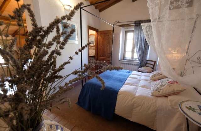 Luxurious Agriturismo Agriturismo Terme Bagni San Filippo Val d'Orcia.