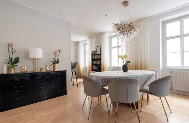 Luxurious apartment on the Naschmarkt but in a quiet location