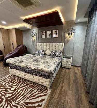 Luxurious Apartments Available In Gold Crest Mall Residency