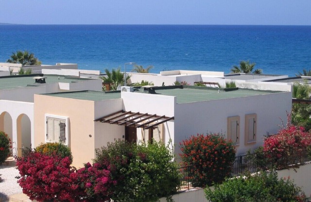 Luxurious Beach Villa with Sea Views and Stunning Location