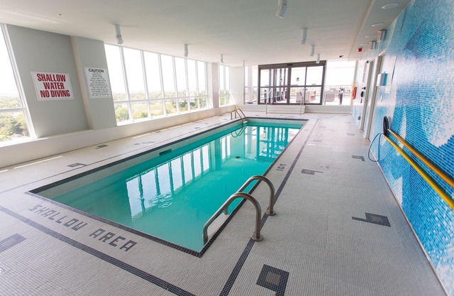 Luxurious condo close to Toronto Airport and casino