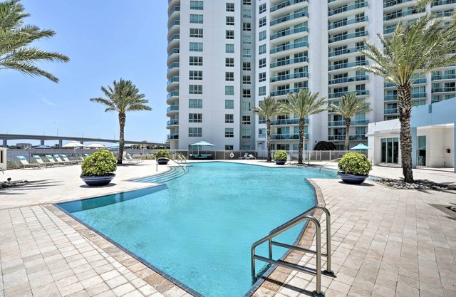 Luxurious Daytona Beach Condo w/Resort Amenities!