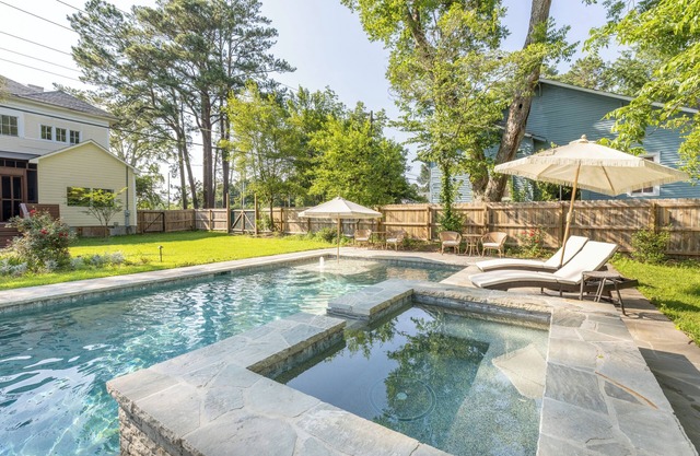 Luxurious Family Escape with Small Town Charm