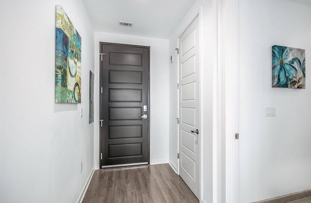 Luxurious High-rise - Next to MD Anderson