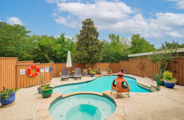 Luxurious Home w Cinema Room & Private Pool