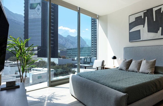 Luxurious in Jardín Secreto 503, near the US consulate