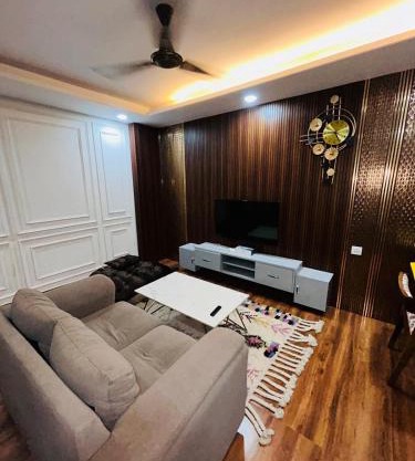 Luxurious Modern Flat with Elegant Interiors