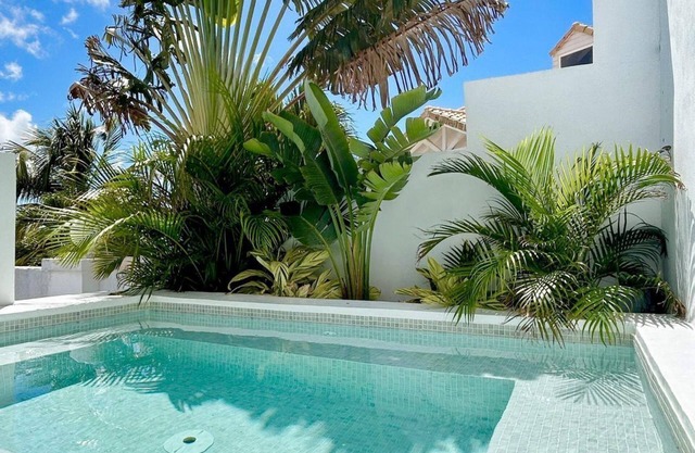 Luxurious new apartment with swimming pool, close to the Spanish Water and Jan Thiel