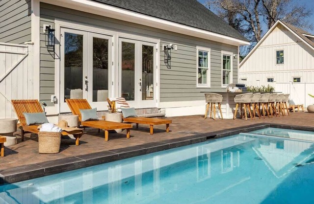 Luxurious Savannah Homes | Heated Pool