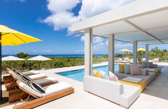 Luxurious Solis Villa: Breathtaking 7-BR Oceanview Retreat in Prestigious Gated Community