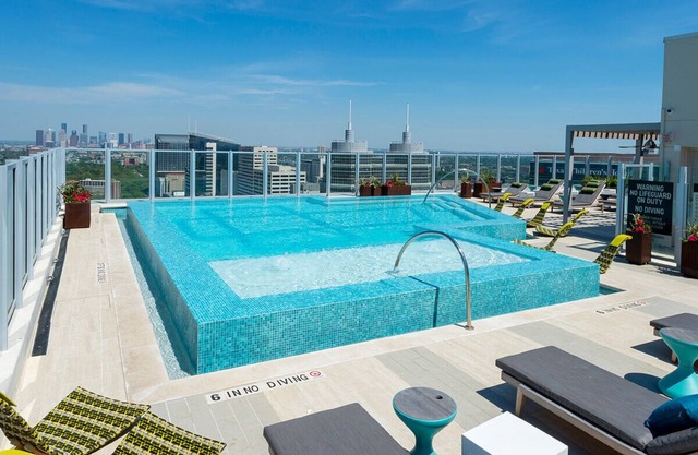 Luxurious Stay At Houston Medical Center