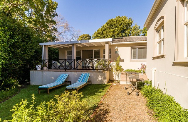 Luxurious sunny Garden Cottage on the doorstep of the historical Groo