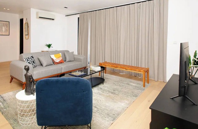 Luxurious Two Bedroom Apartment