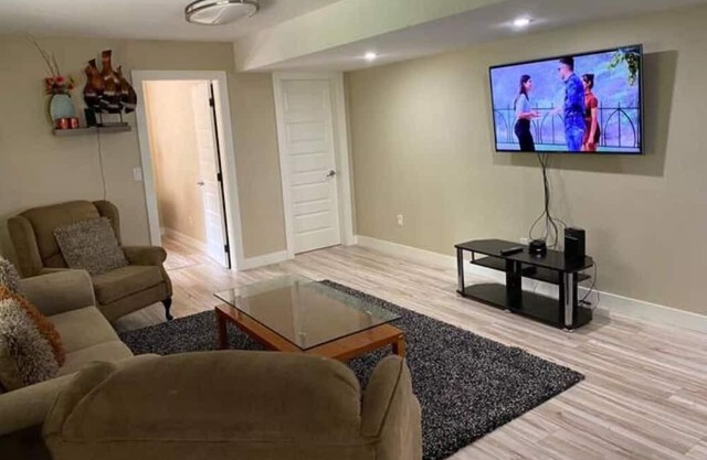 Luxurious, Urban 2 Bedroom Oasis Suite