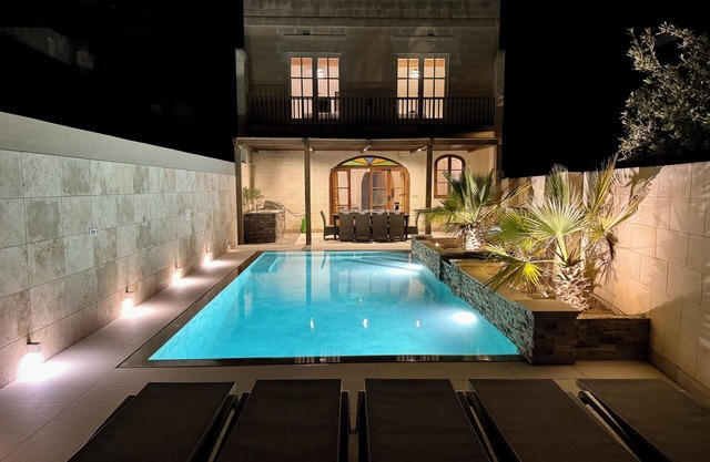Luxurious villa in a tranquil hamlet - 6 bedrooms with ensuite bathrooms & ACs