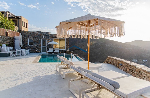 Luxurious Villa Luna with a swimming pool and a fantastic sea and sunset view