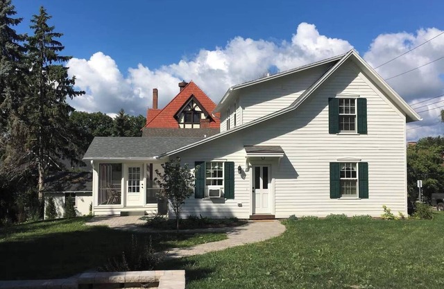 Luxurious Village Town House in the Heart of Aurora New York